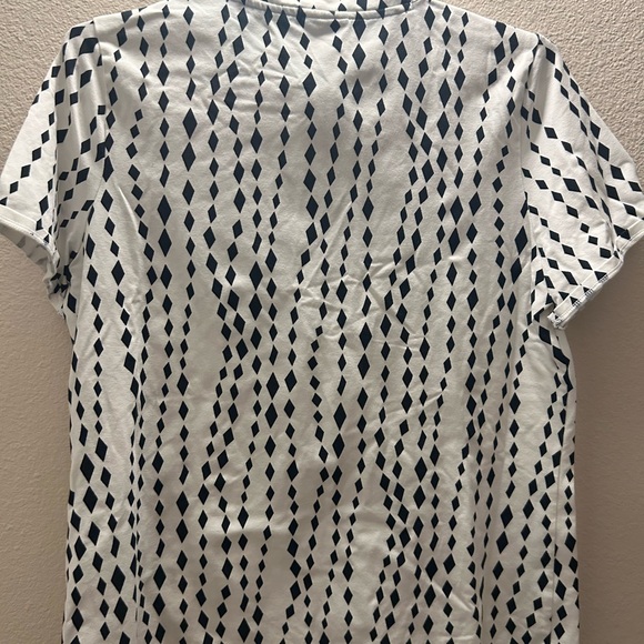 Weekends by Chico's Size 1 (Medium/8) White Diamond Print 1/4 Zip Pullover - Picture 3 of 5